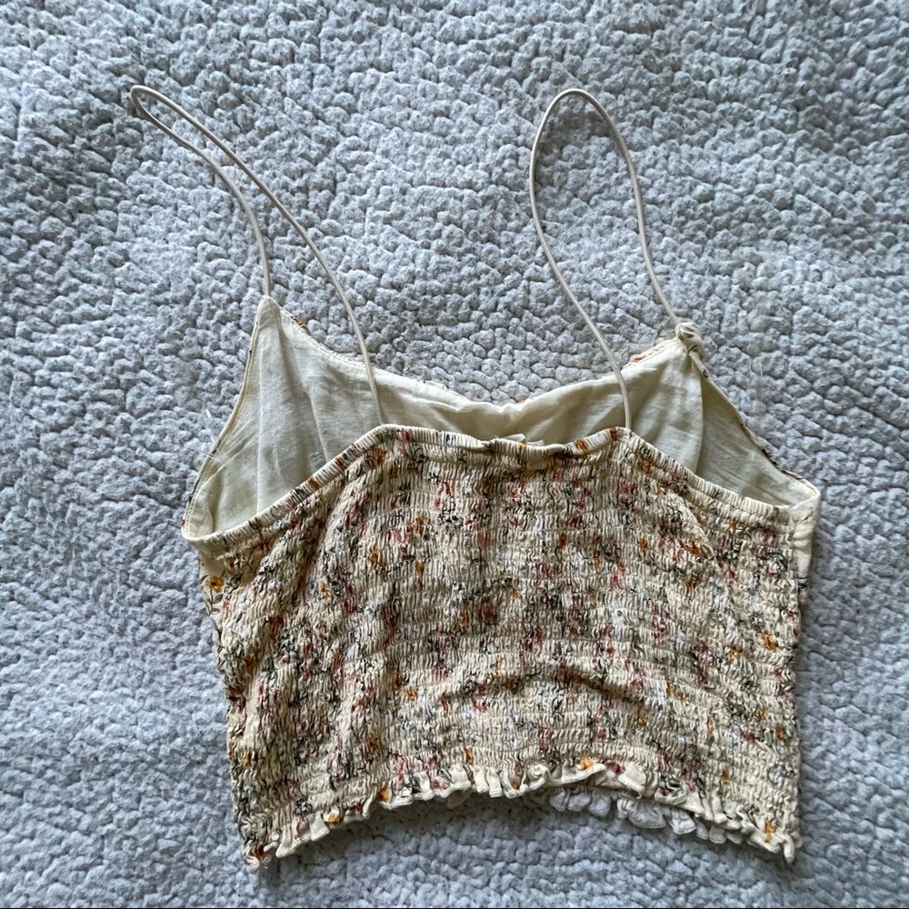 Floral smocked floral crop tank top - Picture 2 of 4